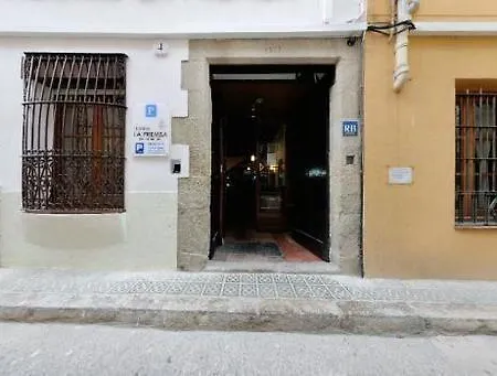 La Premsa Πανσιόν 3*